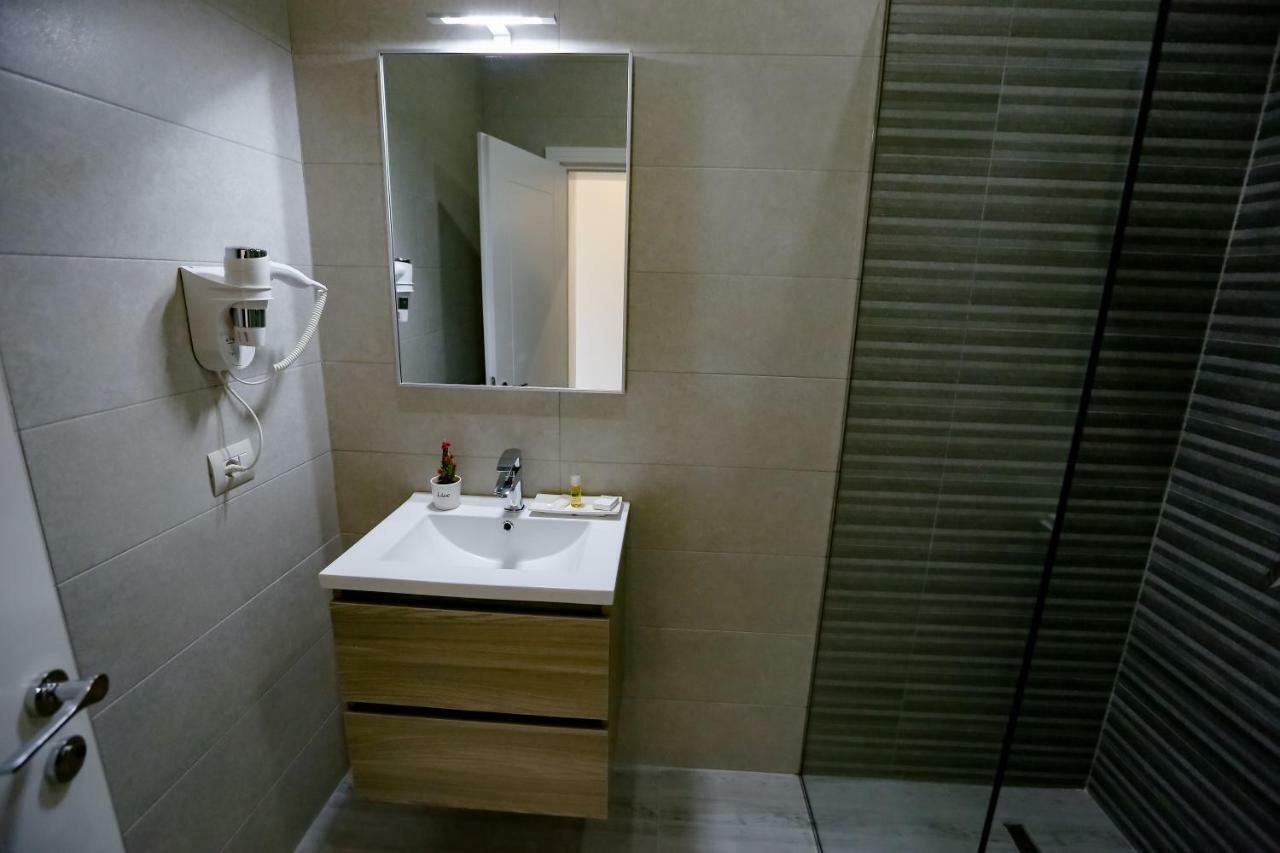 Home Hotel Tirana Zewnętrze zdjęcie