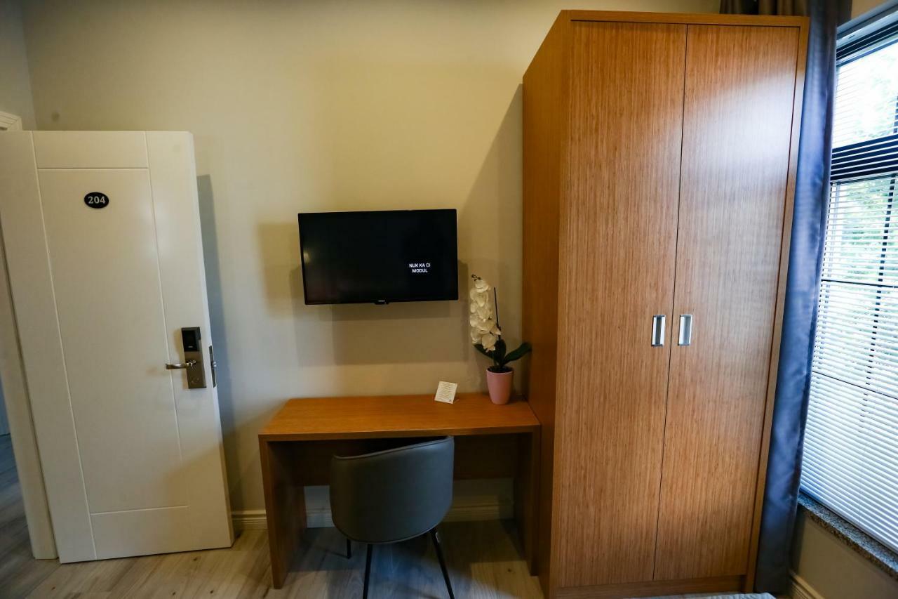 Home Hotel Tirana Zewnętrze zdjęcie